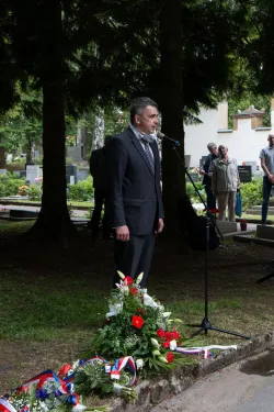 			Obrázek fotogalerie  - Rektor VŠPJ Václav Báča uctil památku popravených politických vězňů
	