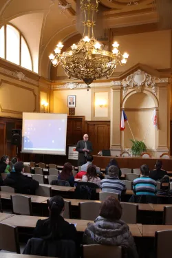 			Aula a přednáška o výuce jazyků na VŠPJ - vedoucí katedry jazyků Ing. Miloslav Reiterman
	